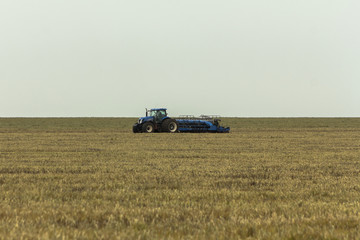 Obraz premium Arando o cerrado