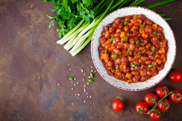 Stewed red beans with carrot in spicy tomato sauce