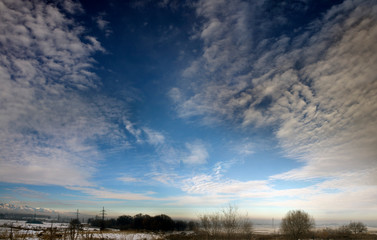 Fototapeta na wymiar Spacious skies with clouds.