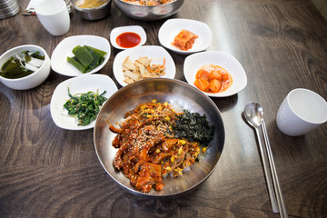 Nakji Bokkeum Deopbap, Rice with Stir-fried Octopus with gojugang