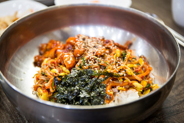 Nakji Bokkeum Deopbap, Rice with Stir-fried Octopus with gojugang