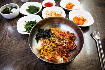 Nakji Bokkeum Deopbap, Rice with Stir-fried Octopus with gojugang