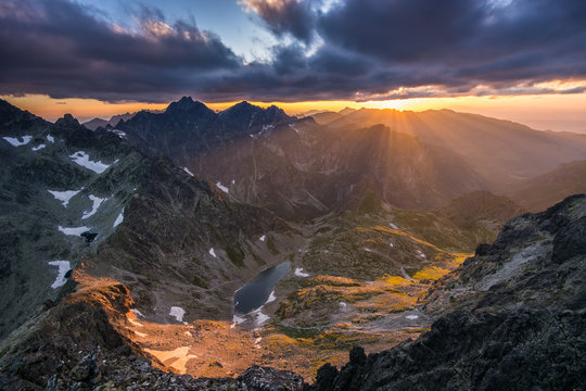Fototapeta Zachód słońca widziany z Małej Wysokiej  w Tatrach.