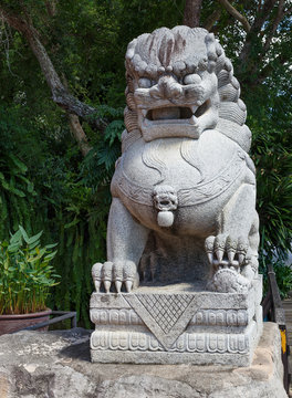 Guardian Lion Foo Fu guard stone statue