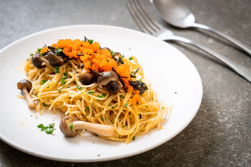 spaghetti with mushrooms, shrimp egg and seaweed