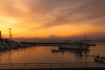 葉山の夕景と富士山