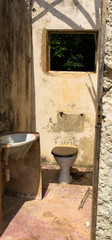 Afrikanische Toilette im Busch