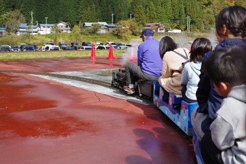 蒸気機関車に乗る人たち