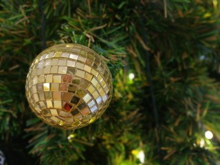 ball on christmas tree