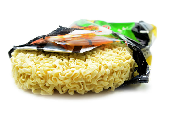 Instant noodles or dry noodles