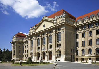 Fototapeta na wymiar University in Debrecen. Hungary