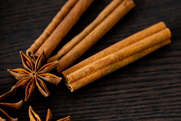  pieces of cinnamon and the star of the badian