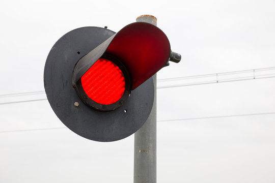 Semaforo rosso passaggio a livello chiuso