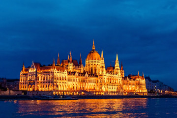 Fototapeta na wymiar Night view on the Parliament Building in Budapest