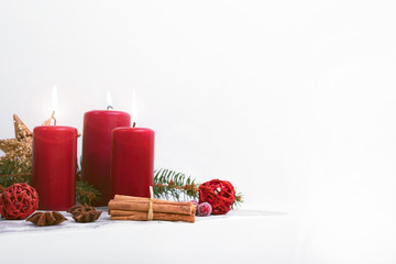 Adventszeit auf Weiß