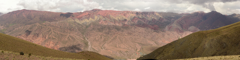 Fototapeta na wymiar Cerro 14 colores Hornocal in Humahuaca, Salta, Argentine