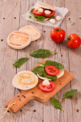 Tigella bread with spinach and tomatoes. 