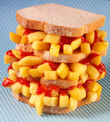 CHIP BUTTY SANDWICH WITH KETCHUP