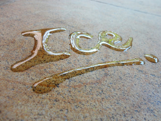 Ice spontaneous water handwriting calligraphy