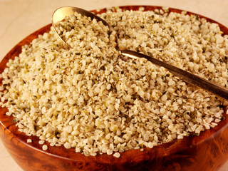 SHELLED HEMP SEEDS