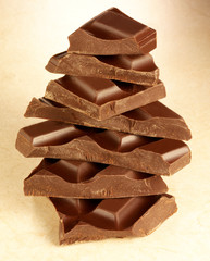 STACK OF DARK CHOCOLATE PIECES