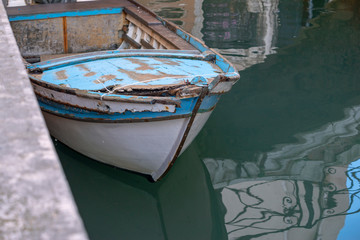 Fototapeta na wymiar old wooden boat