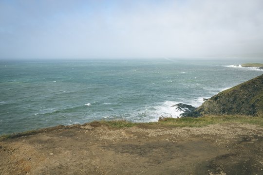 Fototapeta Cliffs overlooking the ocean in Ireland