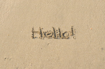 砂浜に書いた Hello!