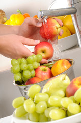 WASHING APPLES AND GRAPES