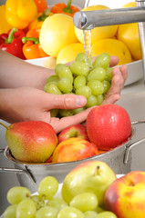 WASHING APPLES AND GRAPES