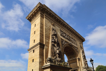 Fototapeta na wymiar Porte Saint-Denis in Paris, France