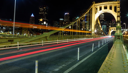 Fototapeta na wymiar Pittsburgh Skyline at Night 