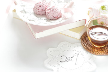 Naklejka premium Hand written 2019 lace paper and chocolate for new year background