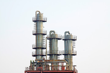 Rectifying column in a factory