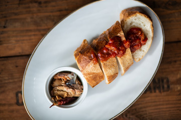 バケットとアヒージョ