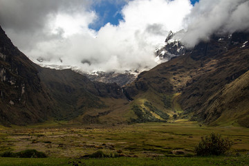 Fototapeta na wymiar Splendido trekking al vulcano El Altar, Ecuador
