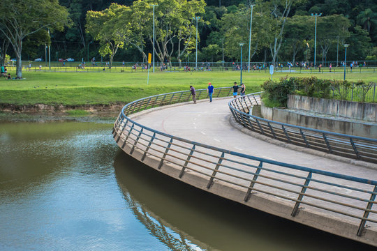 Lago parque barigui em curitiba