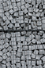 石壁とフェンス