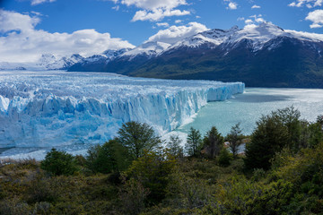 Fototapeta na wymiar Scenic views of Glaciar Perito Moreno, El Calafate, Argentina