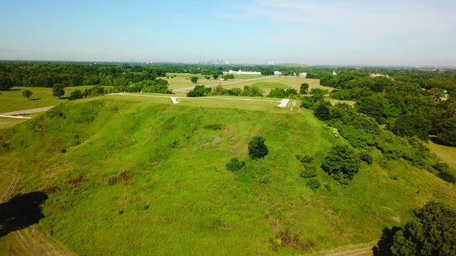A rotation around the Largest Mound at the Cahokia Mounds