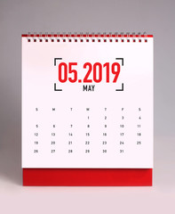 Simple desk calendar 2019 - May