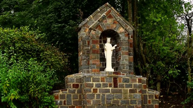 Old chapels remains of the old kingdoms and strong believe.