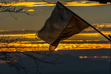 Flaga Polska  przy schronisku na Wierchomli ,Beskid Sądecki  w rocznicę 100 lecia odzyskania niepodległości.. © Adam Olszowski