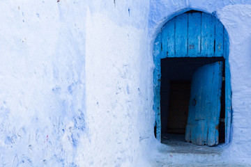 Blaue Tür in Chefchaouen in Marokko