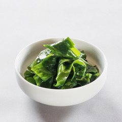 A small bowl of cold kelp