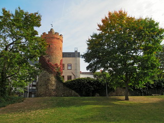 Fototapeta na wymiar Fürstenwalde, Stadtmauer mit Bullenturm