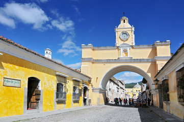 Guatemala, Antigua, the Santa Catalina arch connecting two parts of old convent.