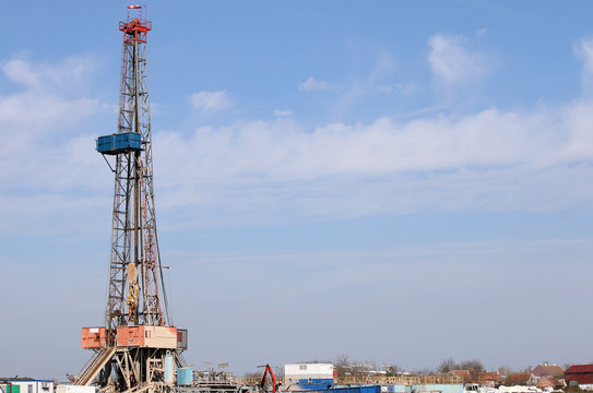 Land oil drilling rig gas extraction