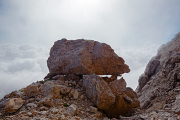 Mountaineers equipped face the 