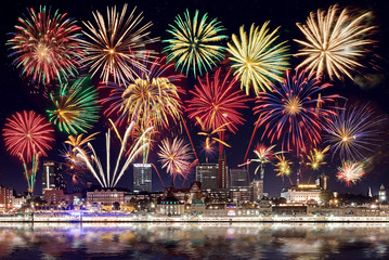 Fototapeta premium Feuerwerk in Hamburg 2019